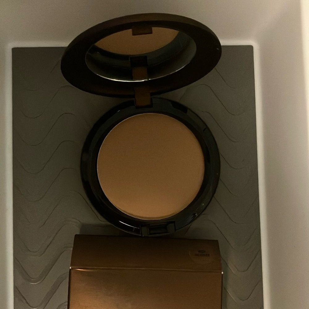 NWT MAC Pro Longwear Bronzing Powder in Nude On Board shade - Picture 3 of 4